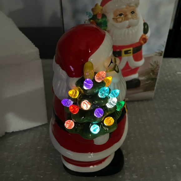 Merry Makers Ceramic Light up Santa - Picture 6 of 7